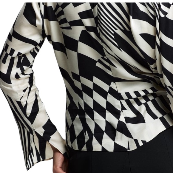 NWT Zara Black & Ivory Satin Front Pleat Asymmetrical Blouse - Bloggers Fave - L - Picture 4 of 16